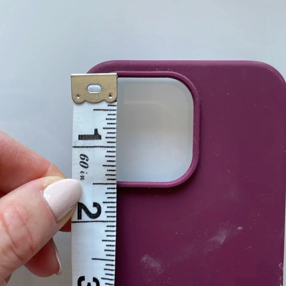 iPhone 14 Pro silicone case - Picture 5 of 6